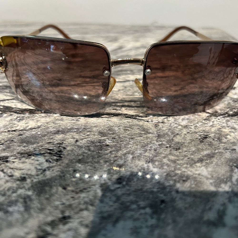 Stylish Brown Gradient Sunglasses - image 2